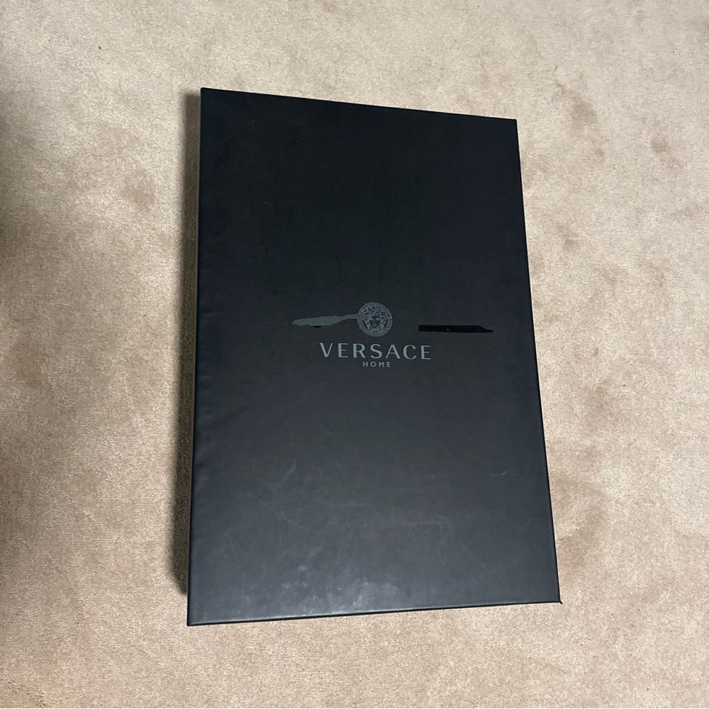 Versace Gold Textured Robe (Large) - Picture 15 of 15
